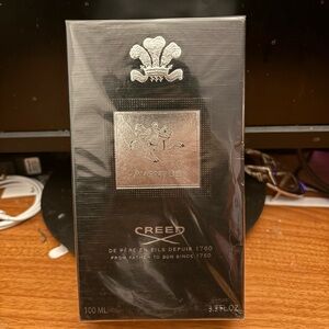 Creed Aventus Black and Silver Packaging
